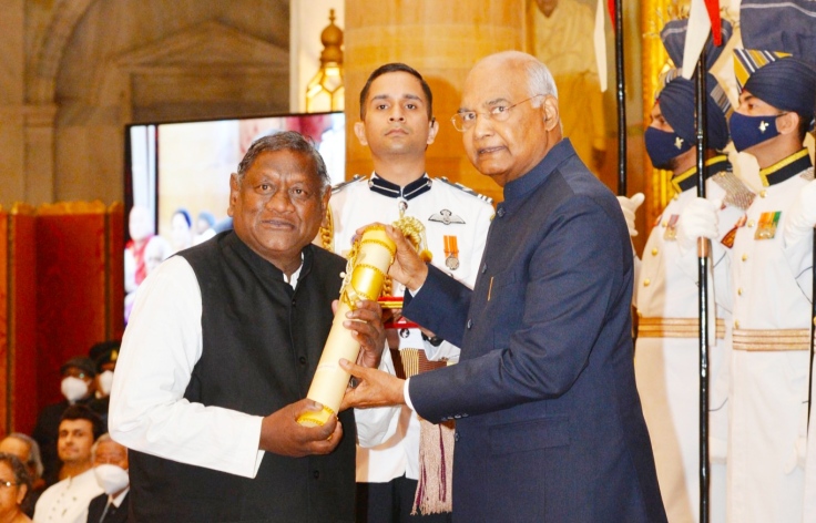 Padma Awards 2022: Arjun Singh Dhurve, a folk artist from the Dindori district of Madhya Pradesh, famous for the Baga Pradhan dance, honored with Padma Shri
